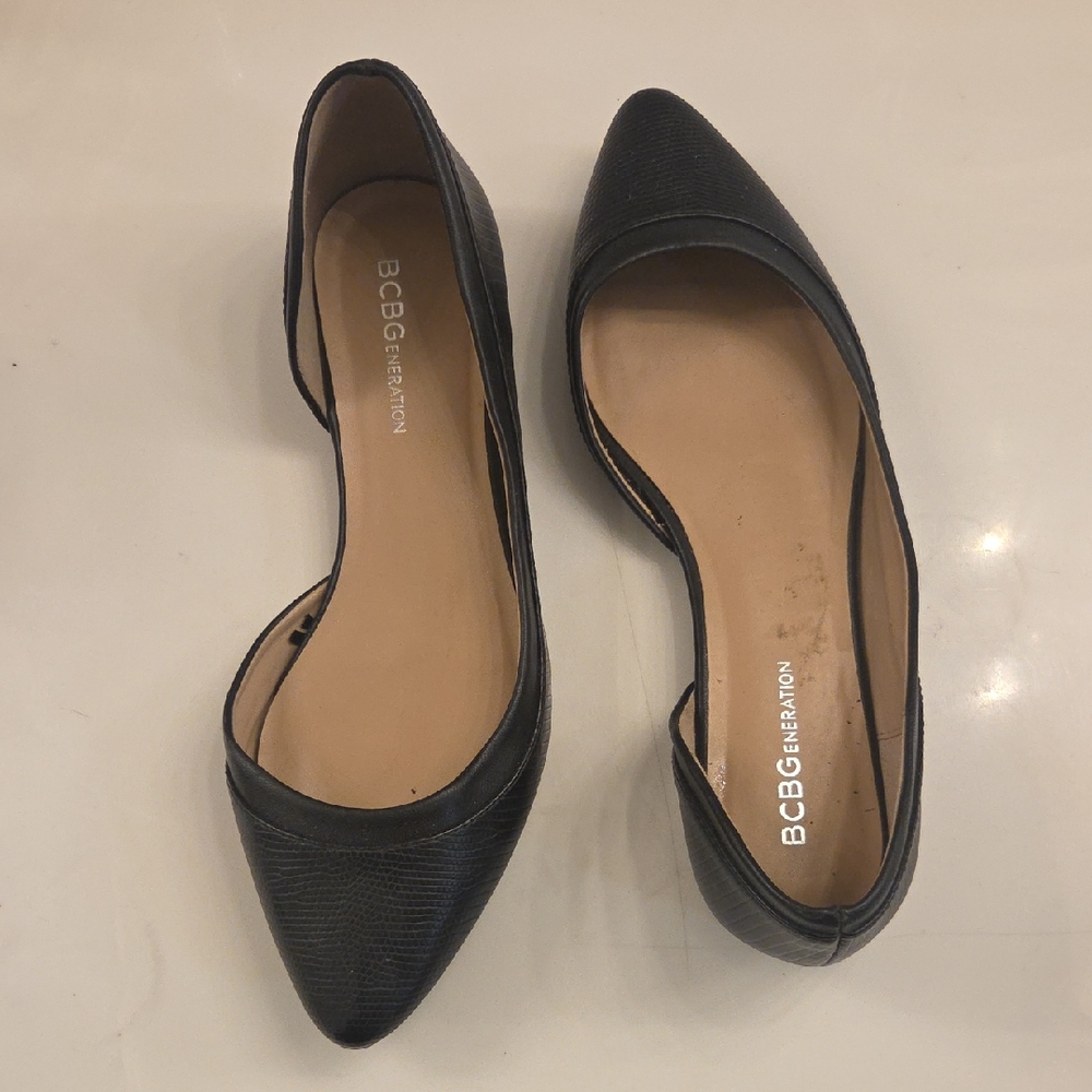 BCBGeneration Textured Black Pointed Flats